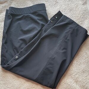 Chico’s 3 Black Capris